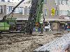 13-04-2006 heien en lossen van de heipalen in het winkelcentrum beverwaard.