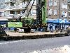 14-04-2006 de heikraan gaat hier op een dieplader in het winkelcentrum beverwaard.
