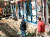 20-04-2006 grondwerkzaamheden voor uitbreiding winkelpanden o/a zeeman-hewal-kapsalon in het winkelcentrum beverwaard.