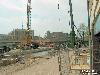 08-05-2006 het lossen van heipalen en het slaan van heipalen in het winkelcentrum beverwaard.