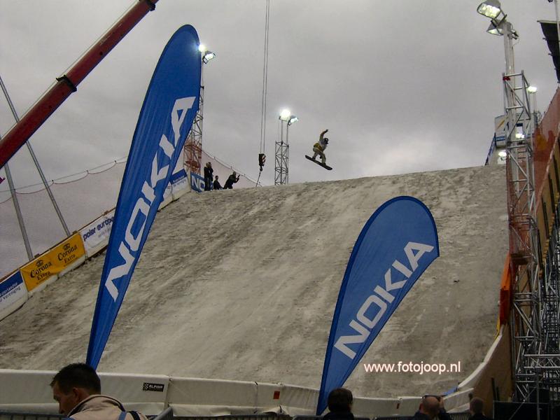 09-10-2005 big air snowboarden op de wilhelminakade.