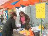 29-04-2006 rommelmarkt bij de speeltuin de stormpolder in de beverwaard.