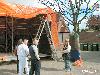 30-04-2006 koninginnenfeest o/a kinderspelen/ vrijmarkt/ en rad van fortuin met leuke prijzen aan onsteinpad in de beverwaard.