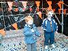 30-04-2006 koninginnenfeest o/a kinderspelen/ vrijmarkt/ en rad van fortuin met leuke prijzen aan onsteinpad in de beverwaard.