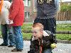 30-04-2006 koninginnenfeest o/a kinderspelen/ vrijmarkt/ en rad van fortuin met leuke prijzen aan onsteinpad in de beverwaard.