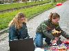 30-04-2006 koninginnenfeest o/a kinderspelen/ vrijmarkt/ en rad van fortuin met leuke prijzen aan onsteinpad in de beverwaard.