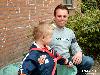 30-04-2006 koninginnenfeest o/a kinderspelen/ vrijmarkt/ en rad van fortuin met leuke prijzen aan onsteinpad in de beverwaard.