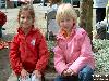 30-04-2006 koninginnenfeest onsteinpad  o/a kinderspelen/vrijmarkt/en rad van fortuin met leuke prijzen in de beverwaard.