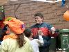 30-04-2006 koninginnenfeest onsteinpad  o/a kinderspelen/vrijmarkt/en rad van fortuin met leuke prijzen in de beverwaard.