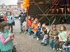 30-04-2006 koninginnenfeest o/a kinderspelen/ vrijmarkt/ en rad van fortuin met leuke prijzen aan onsteinpad in de beverwaard.