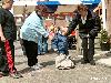 30-04-2006 koninginnenfeest o/a kinderspelen/ vrijmarkt/ en rad van fortuin met leuke prijzen aan onsteinpad in de beverwaard.