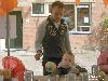 30-04-2006 koninginnenfeest o/a kinderspelen/ vrijmarkt/ en rad van fortuin met leuke prijzen aan onsteinpad in de beverwaard.