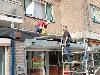 03-10-2006 steunen aanbrengen voor de luifels boven hewal en zeeman winkelcentrum beverwaard.