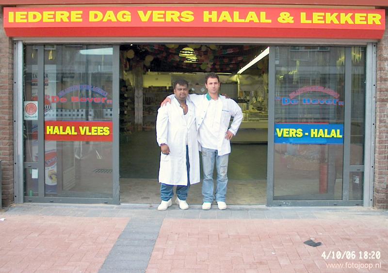 04-10-2006 opening van islamitische halal slagerij de bever in het winkelcentrum beverwaard.