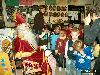 05-12-2006 sinterklaas en zwarte pieten bezoeken de rk regenboogschool grondvelderf beverwaard.