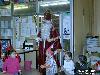 05-12-2006 sinterklaas en zwarte pieten bezoeken de rk regenboogschool grondvelderf beverwaard.