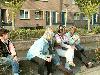 19-04-2007 opzoomeren het uitdelen van zomerplantjes aan de bewoners in de focus beverwaard