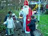 05-12-2007 sinterklaas op bezoek bij de kinderen van de cortenbachsingel die mee hebben gedaan met mensen maken de stad ook in de beverwaard