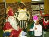 05-12-2007 sinterklaas bezoekt de rk regenboogschool grondvelderf beverwaard.