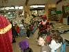 05-12-2007 sinterklaas bezoekt de rk regenboogschool grondvelderf beverwaard.