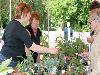 25-04-2009 foto plantjes ruilbeurs de tuin-academie en een kraam waar kinderen beschilderd kunnen worden in het winkelcentrum beverwaard 