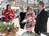 25-04-2009 foto plantjes ruilbeurs de tuin-academie en een kraam waar kinderen beschilderd kunnen worden in het winkelcentrum beverwaard 