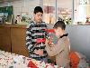 20-12-2010 kerstmarkt in de focus en kerst stukjes maken en kinder creaclub in de focus beverwaard