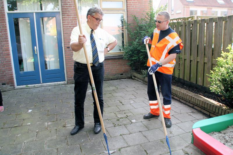 20-04-2011 schoonmaakdag goederaadbuurt/limbrickhoek beverwaard