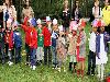 15-09-2011 feest op de barkentijnschool  bestaat 5jaar alle kinderen aan het dansen in het wijkpark beverwaard