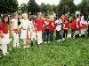 15-09-2011 feest op de barkentijnschool  bestaat 5jaar alle kinderen aan het dansen in het wijkpark beverwaard