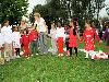 15-09-2011 feest op de barkentijnschool  bestaat 5jaar alle kinderen aan het dansen in het wijkpark beverwaard