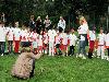 15-09-2011 feest op de barkentijnschool  bestaat 5jaar alle kinderen aan het dansen in het wijkpark beverwaard