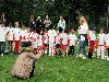 15-09-2011 feest op de barkentijnschool  bestaat 5jaar alle kinderen aan het dansen in het wijkpark beverwaard