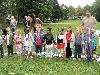 15-09-2011 feest op de barkentijnschool  bestaat 5jaar alle kinderen aan het dansen in het wijkpark beverwaard