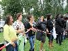 15-09-2011 feest op de barkentijnschool  bestaat 5jaar alle kinderen aan het dansen in het wijkpark beverwaard