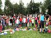 15-09-2011 feest op de barkentijnschool  bestaat 5jaar alle kinderen aan het dansen in het wijkpark beverwaard