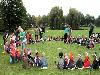 15-09-2011 feest op de barkentijnschool  bestaat 5jaar alle kinderen aan het dansen in het wijkpark beverwaard