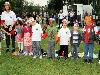 15-09-2011 feest op de barkentijnschool  bestaat 5jaar alle kinderen aan het dansen in het wijkpark beverwaard