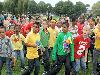 15-09-2011 feest op de barkentijnschool  bestaat 5jaar alle kinderen aan het dansen in het wijkpark beverwaard