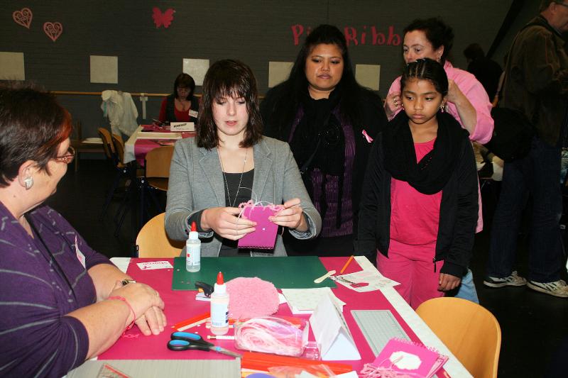 23-10-2011 pink ribbon day in de focus oudewatering beverwaard.