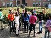 19-10-2012 onthulling boord door kinderen van de school de barkentijn en directrice van woonbron aan de neercannenplaats beverwaard 