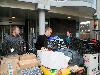 15-12-2012 het uitsorteren van etenswaren en inpakken in dozen van de kerstactie de mensen van de bvb groep hebben alle etenswaren in de dozen gedaan wat nog een heel werk is geweest.