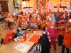 24-04-2015 koningsdag op de rk regenboog konings ontbijt op school grondvelderf beverwaard