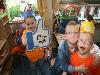 24-04-2015 koningsdag op de rk regenboog konings ontbijt op school grondvelderf beverwaard