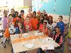 24-04-2015 koningsdag op de rk regenboog konings ontbijt op school grondvelderf beverwaard