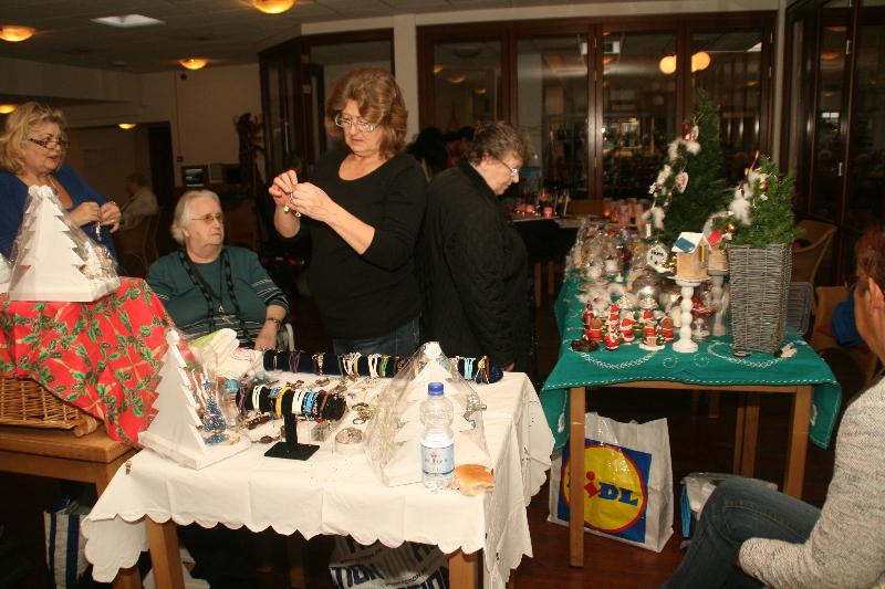 9-12-2016 kerstmarkt in de ijsselburgh van 10.00uur-15.00uur schinnenbaan beverwaard