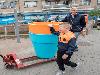 8-4-2017 plantjesdag nieuwe bakken geplaatst bakken bij gevuld met nieuwe planten winkelcentrum beverwaard