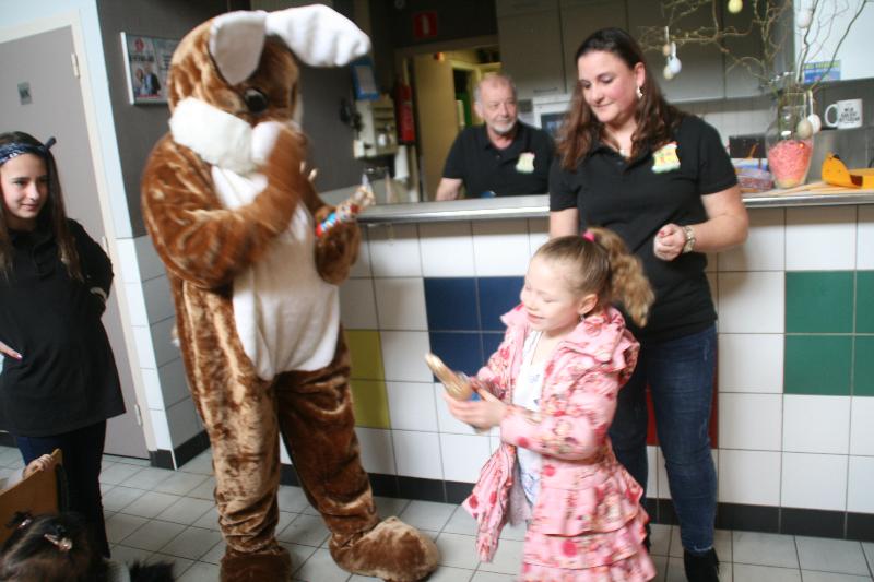 | 31-03-2018 foto paas eieren zoeken op de stormpolder beverwaard 
 
