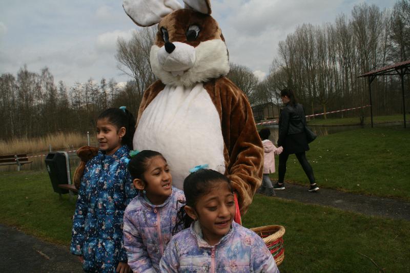 | 31-03-2018 foto paas eieren zoeken op de stormpolder beverwaard 
 
