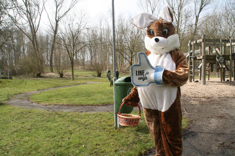 | 31-03-2018 foto paas eieren zoeken op de stormpolder beverwaard 
 
